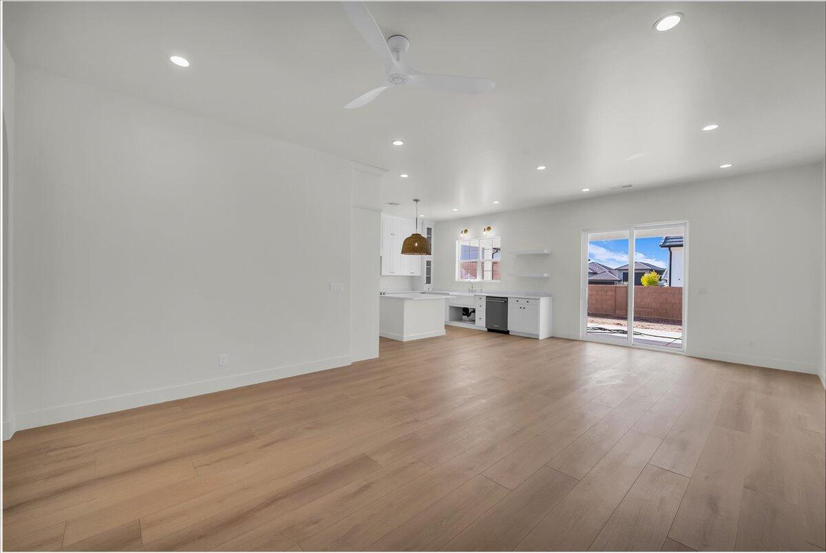 DIXIE SPRINGS - Residential