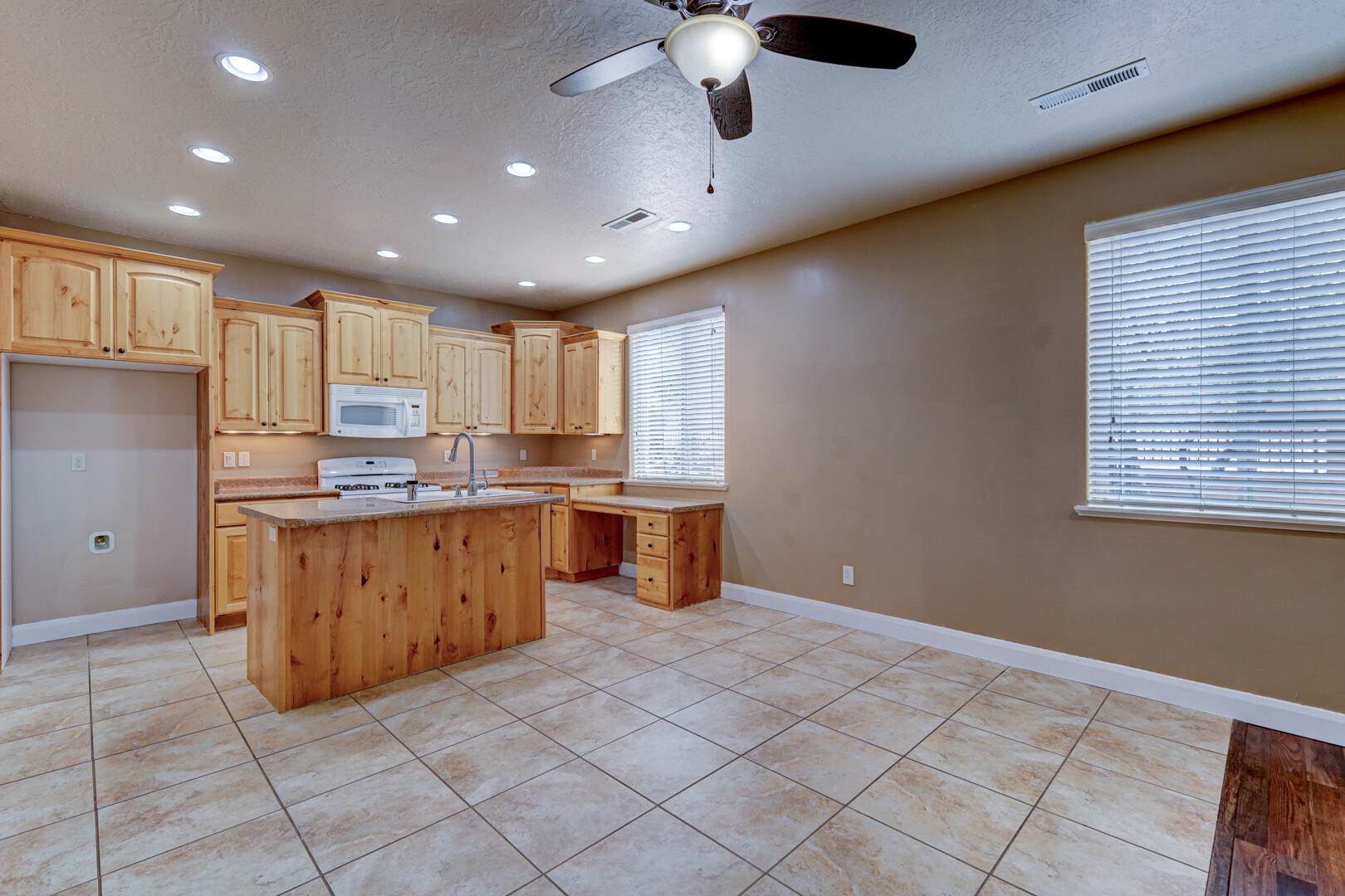 ESTATES AT HIDDEN VALLEY - Residential