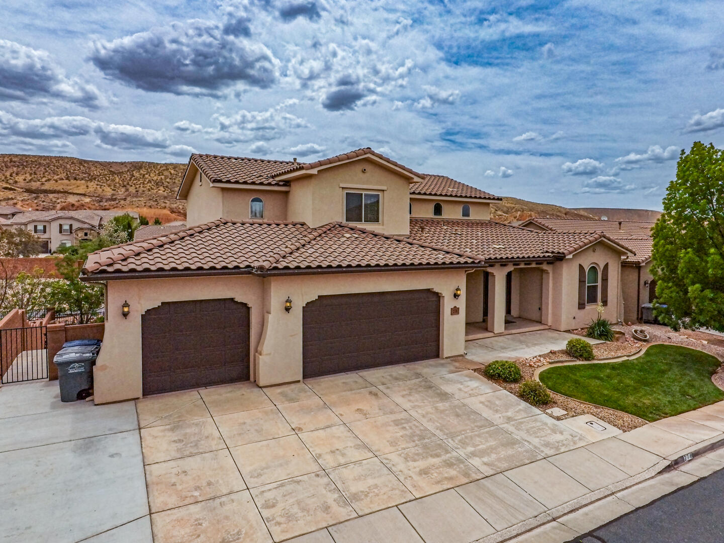 ESTATES AT HIDDEN VALLEY - Residential