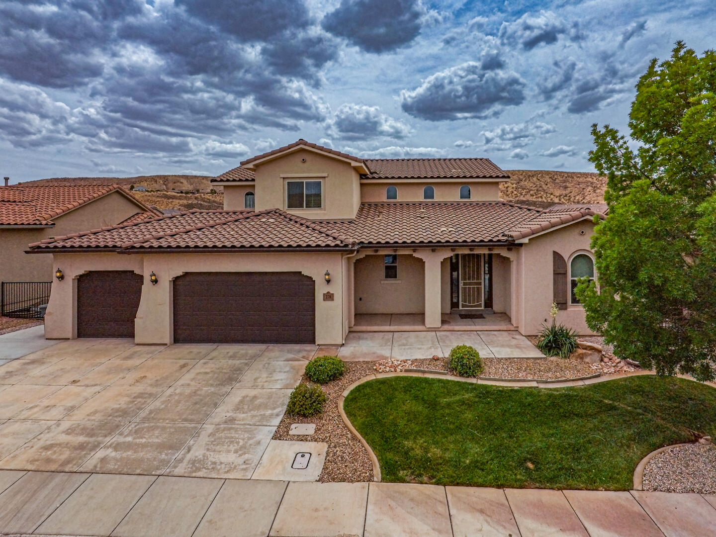 ESTATES AT HIDDEN VALLEY - Residential