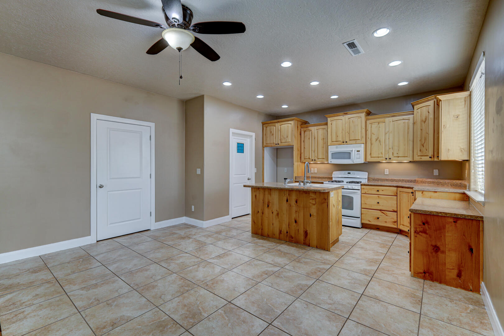 ESTATES AT HIDDEN VALLEY - Residential