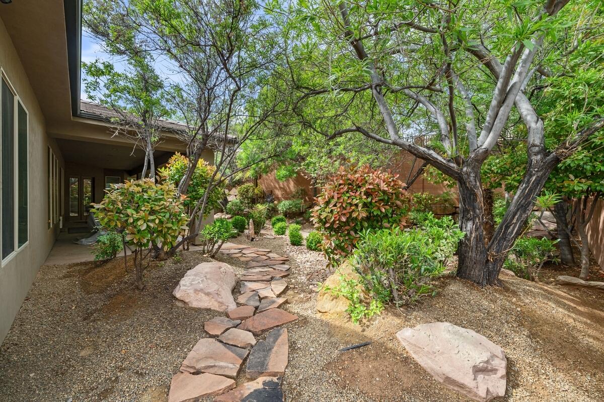 TONAQUINT TERRACE - Residential