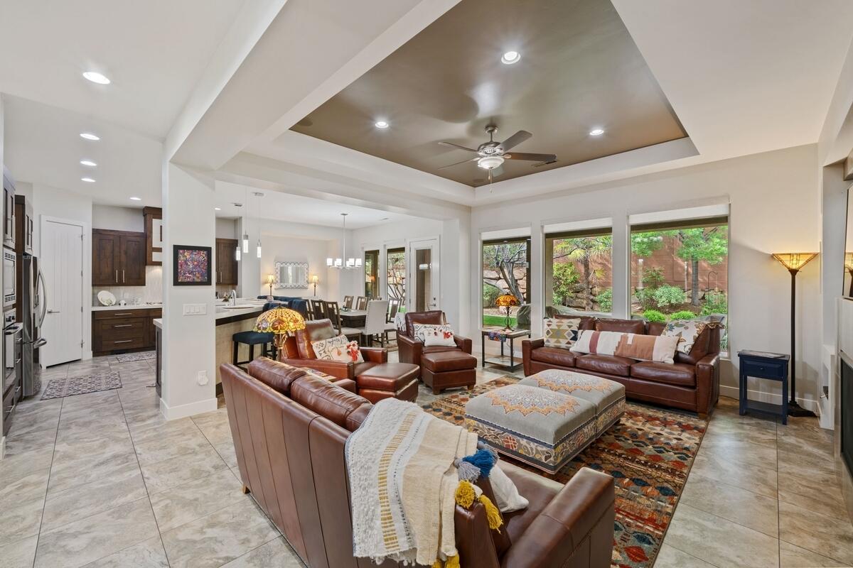 TONAQUINT TERRACE - Residential