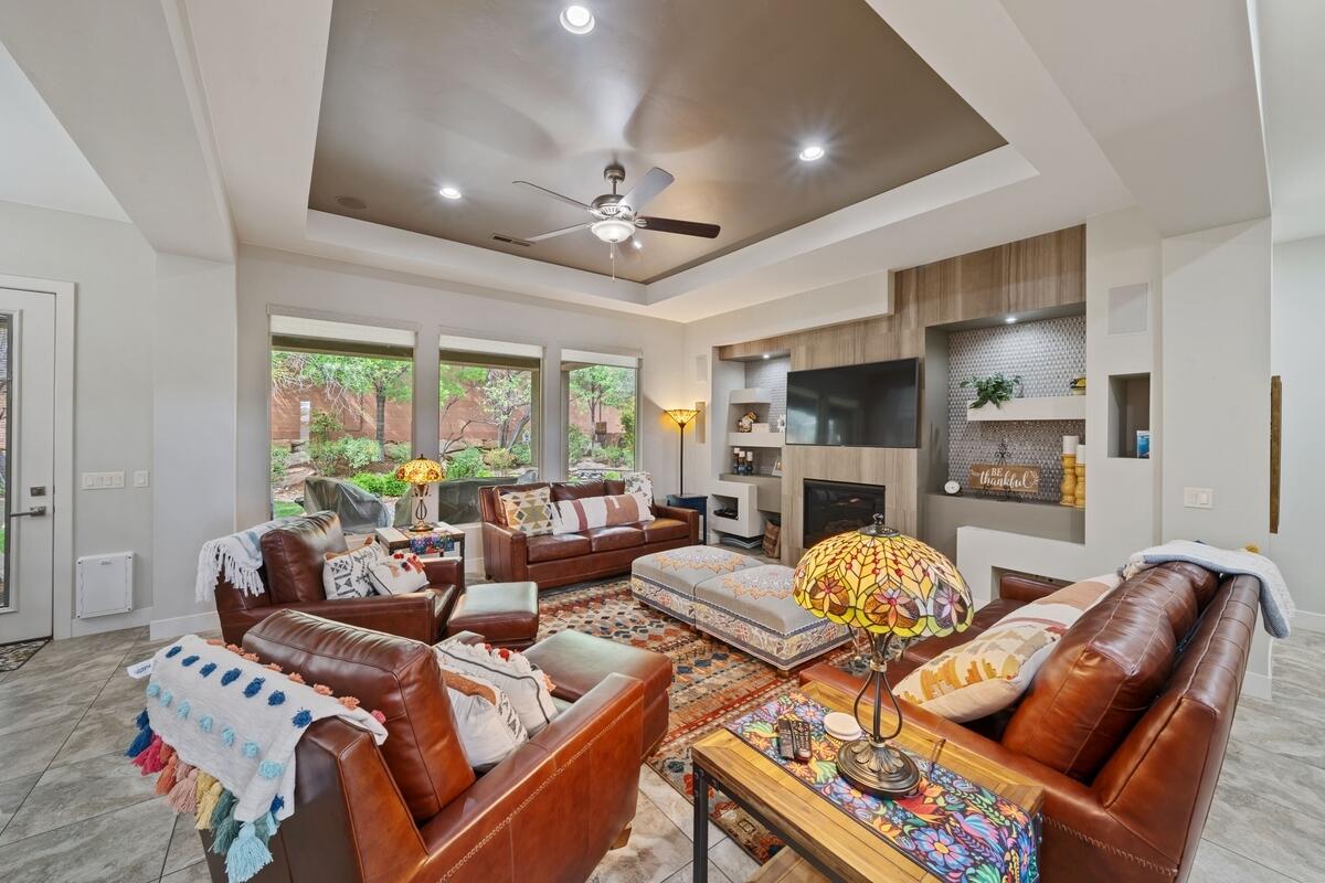 TONAQUINT TERRACE - Residential