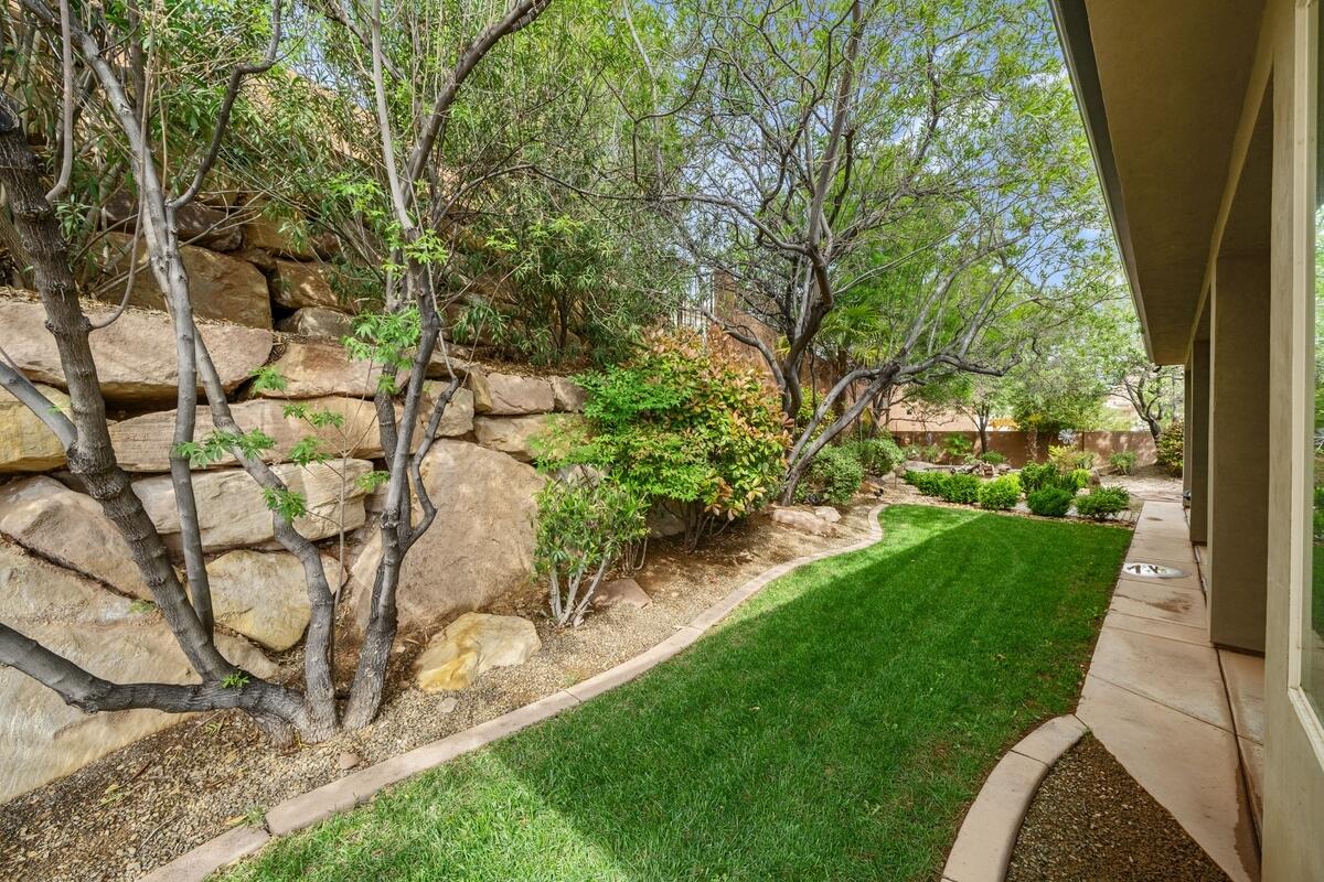 TONAQUINT TERRACE - Residential