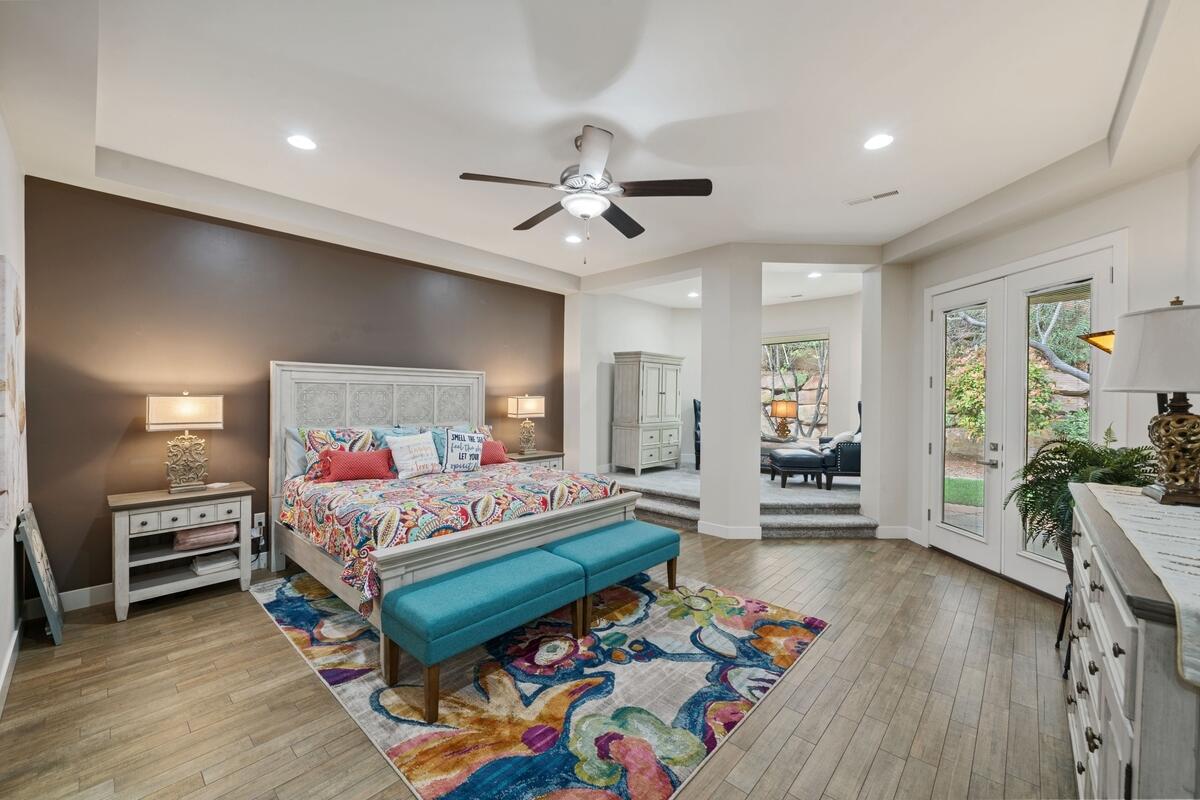 TONAQUINT TERRACE - Residential