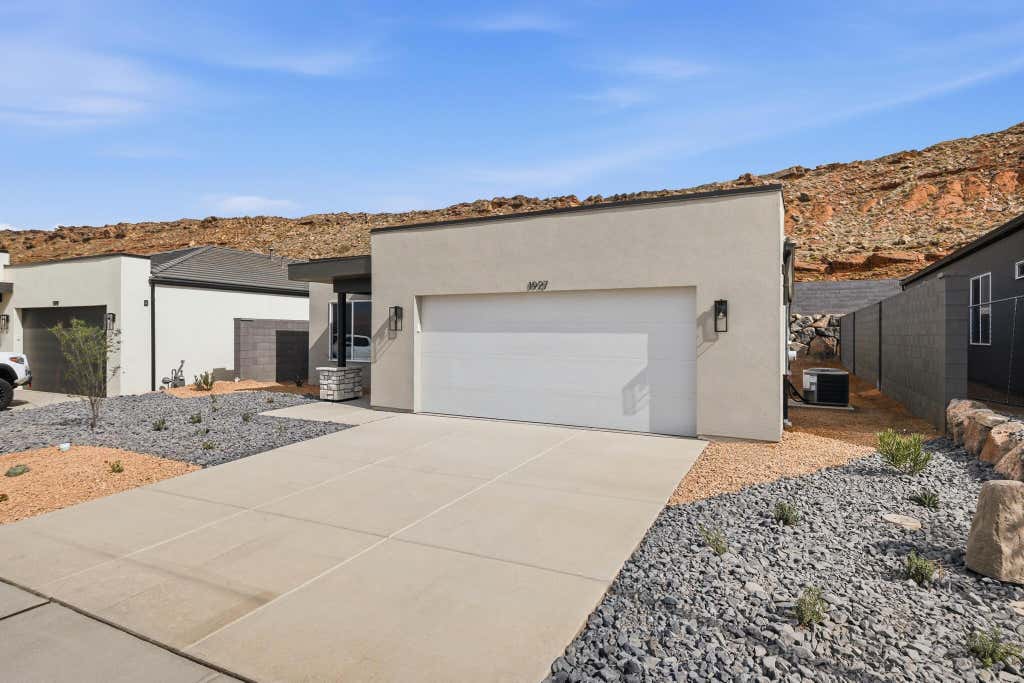 Photo of 1647 S Sinawava Dr 4164 #4164, Washington, UT 84780 (MLS # 26-275395)