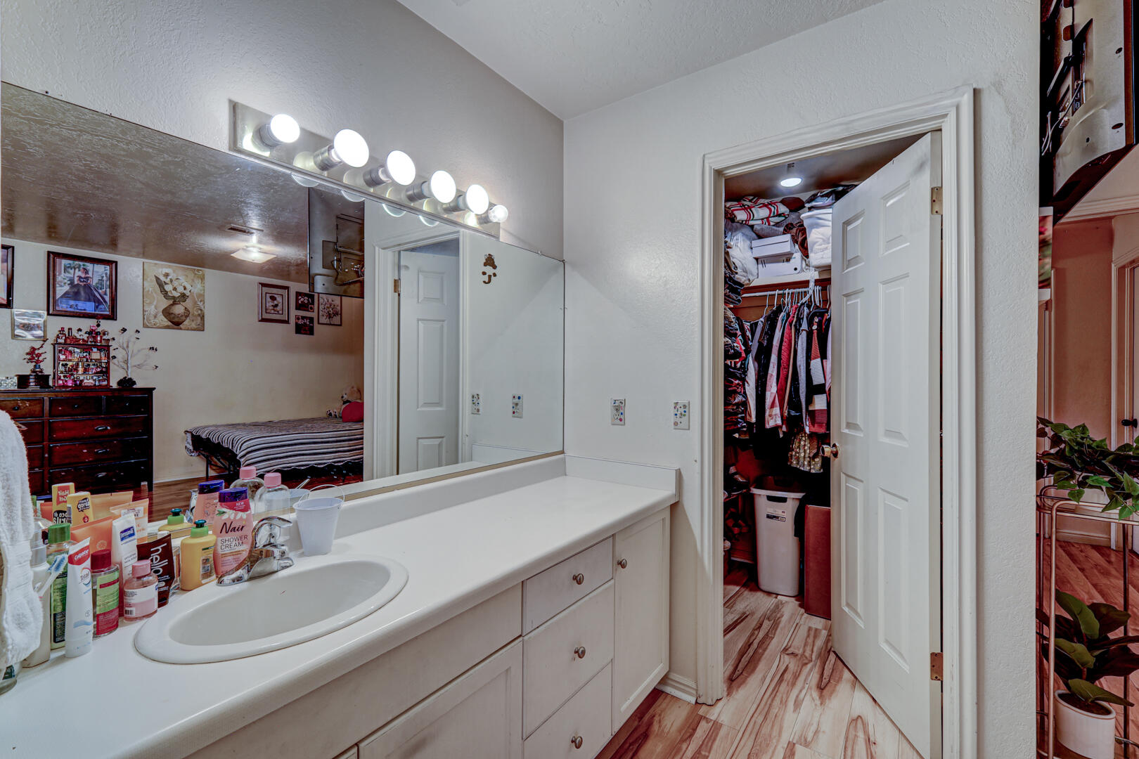 TOWN OAKS - Residential