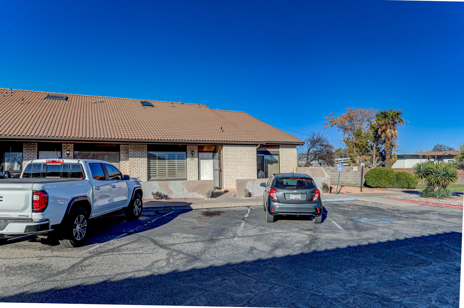 TOWN OAKS - Residential