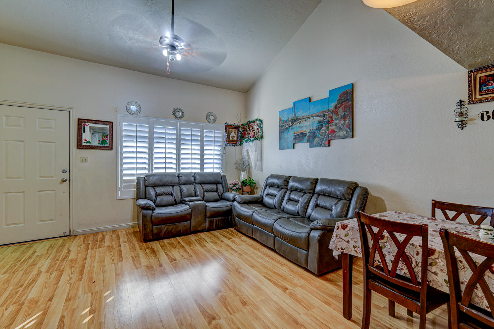 TOWN OAKS - Residential