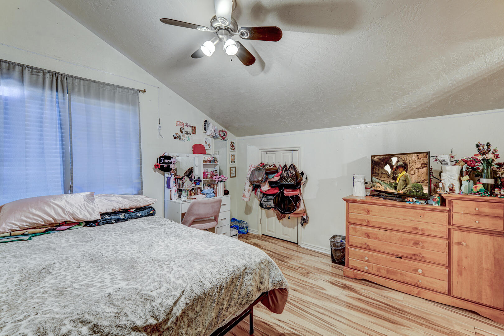 TOWN OAKS - Residential