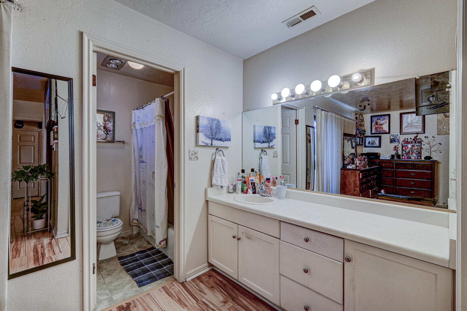 TOWN OAKS - Residential