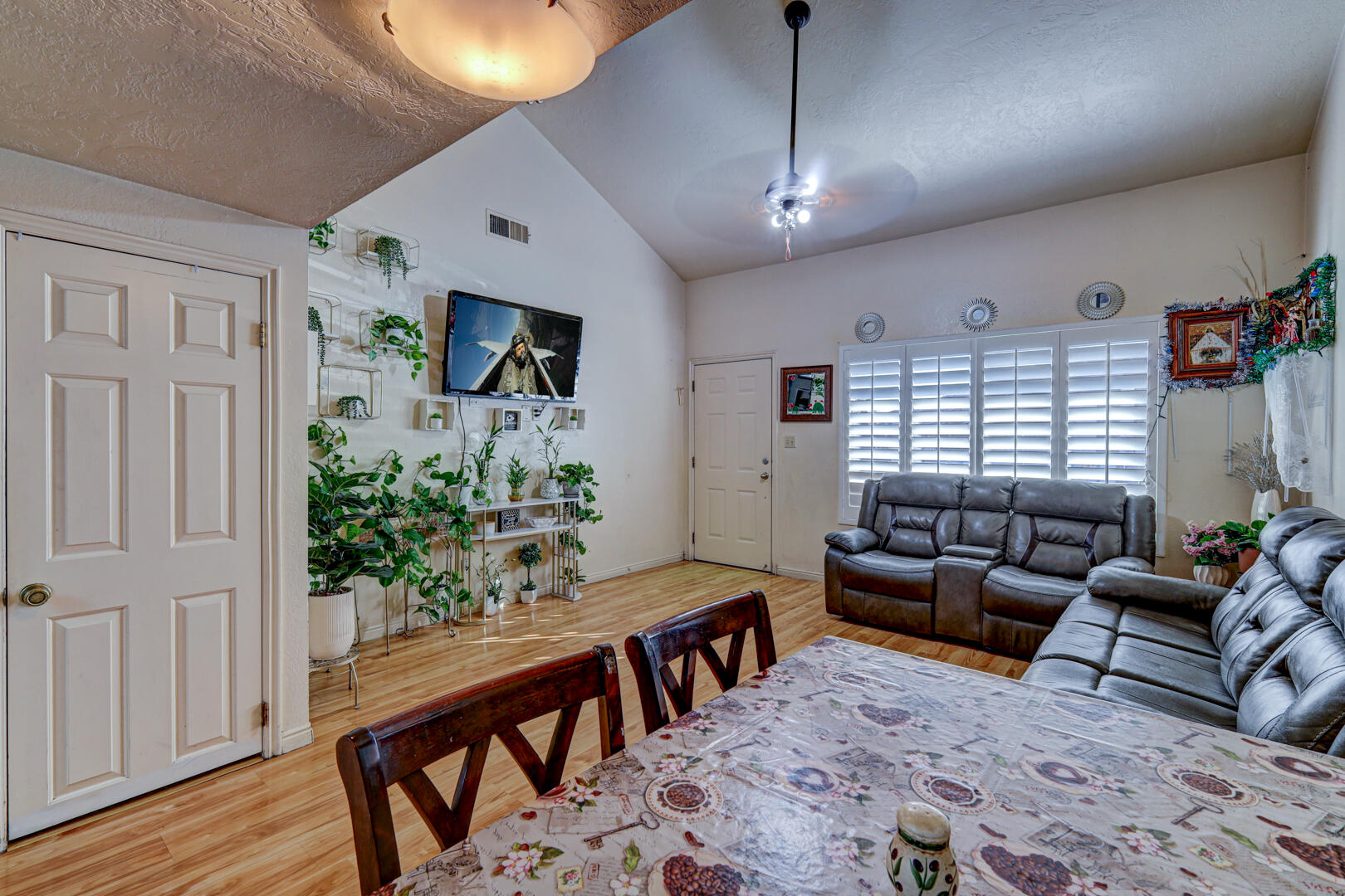 TOWN OAKS - Residential