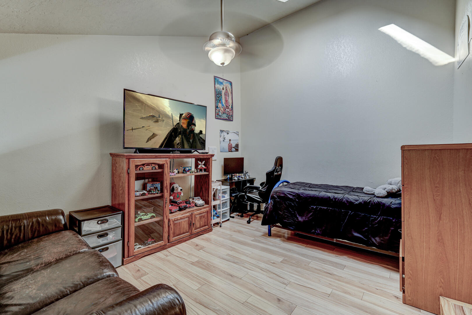 TOWN OAKS - Residential