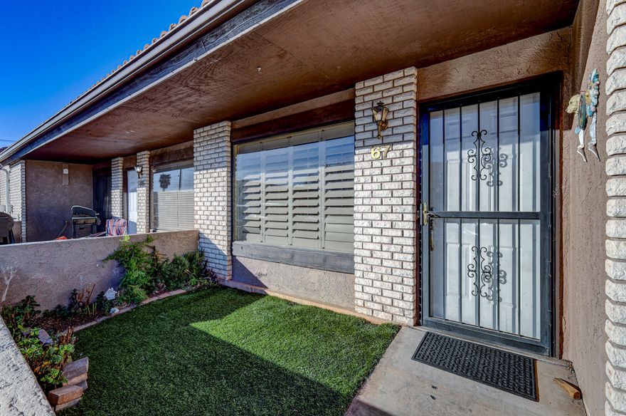 Great location in the heart of St. George.  This is a large unit that's been well cared for and upgraded over the years.  Current tenant has been here for years and would love to stay making this a great turn key investment property.  Tenant is on a month to month.  Main floor living has 2bds 2baths, upstairs has another 2 bedrooms, a loft area and another bathroom.  There's a lot of square footage and a great layout.  Call to show