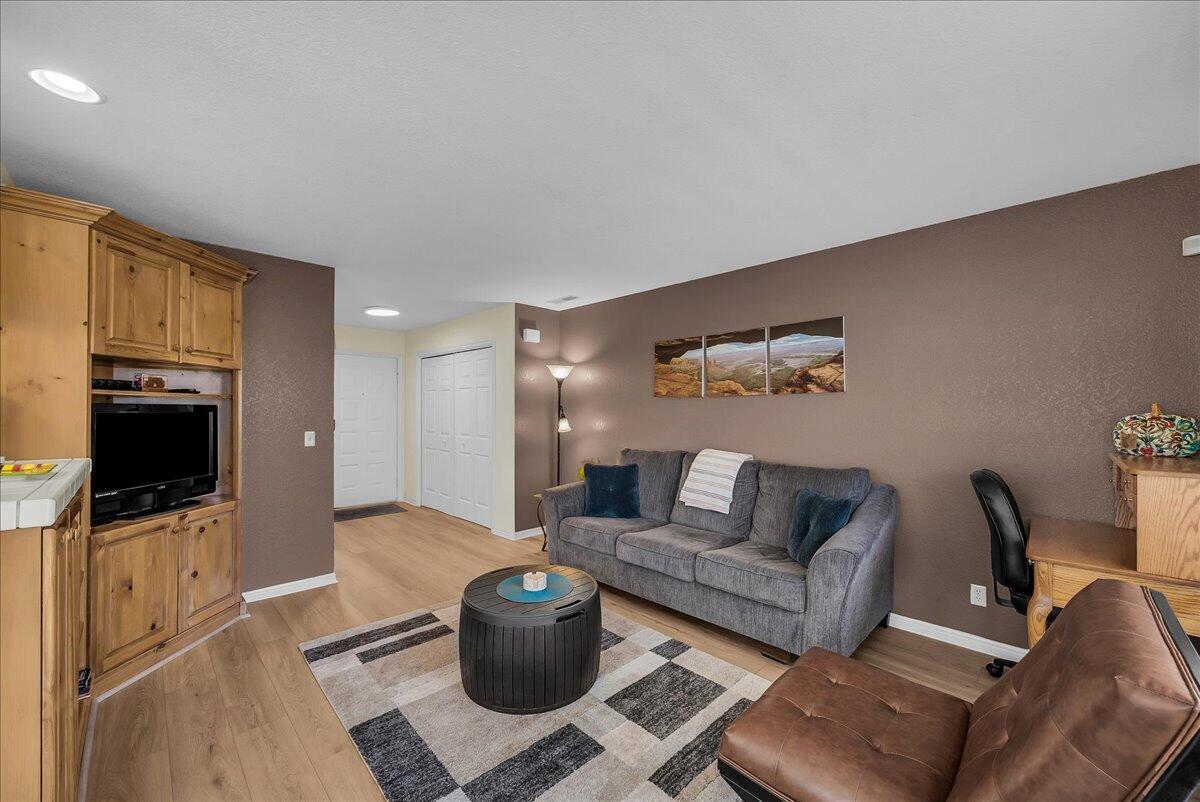 WILLOW RUN RESORT CONDOS - Residential