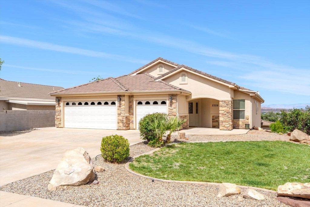 Photo of 2329 S Verde Ridge RD, Saint George, UT 84770 (MLS # 26-271780)