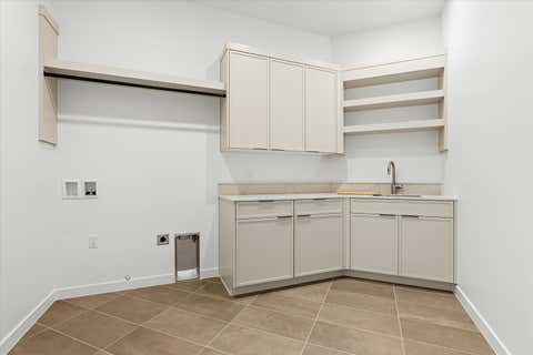 Tiny photo for 147 N Westgate Hills DR, Washington, UT 84780 (MLS # 26-272916)