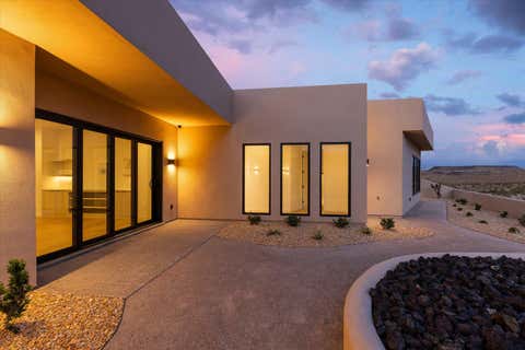 Tiny photo for 147 N Westgate Hills DR, Washington, UT 84780 (MLS # 26-272916)