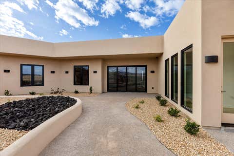 Tiny photo for 147 N Westgate Hills DR, Washington, UT 84780 (MLS # 26-272916)
