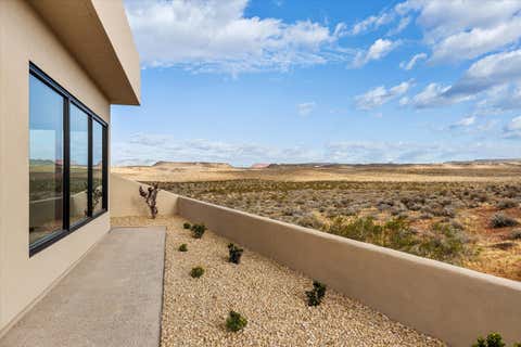 Tiny photo for 147 N Westgate Hills DR, Washington, UT 84780 (MLS # 26-272916)