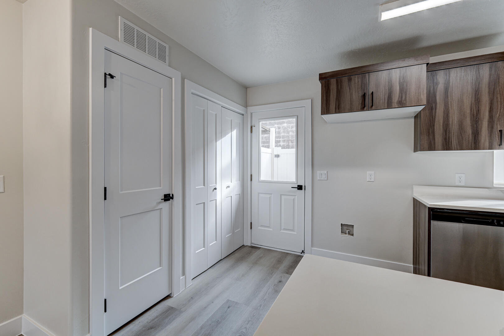 COVE CREEK TOWNHOMES - Residential