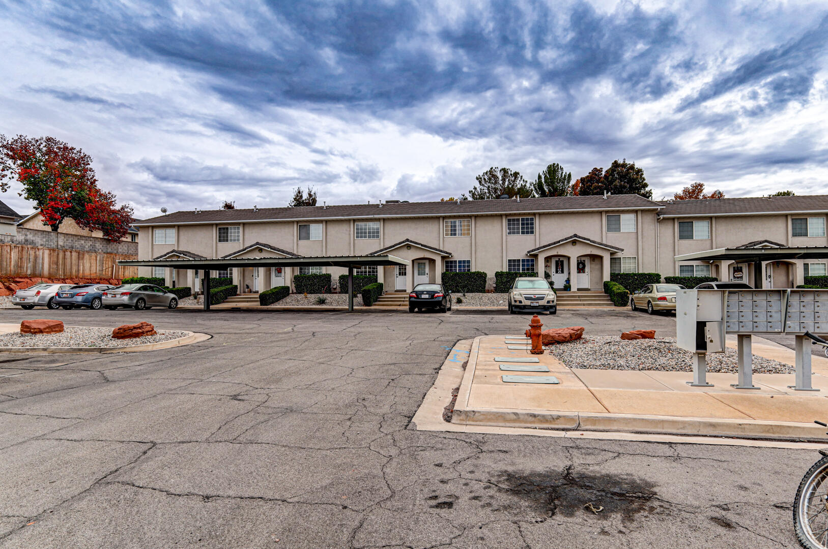 COVE CREEK TOWNHOMES - Residential