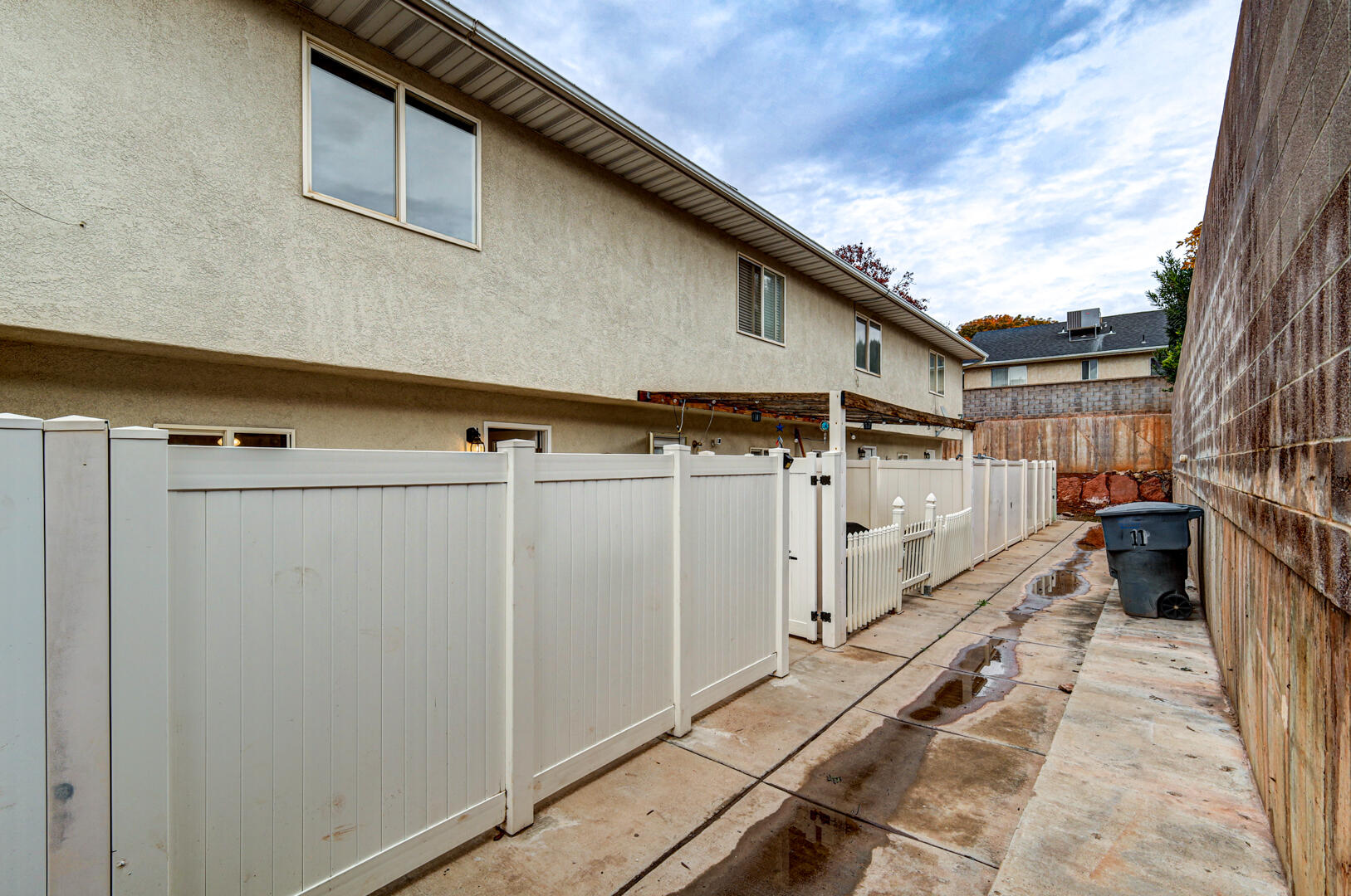 COVE CREEK TOWNHOMES - Residential