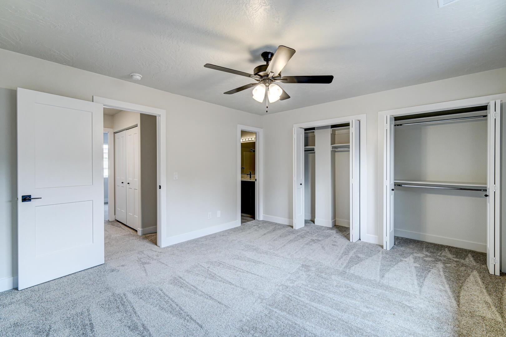 COVE CREEK TOWNHOMES - Residential