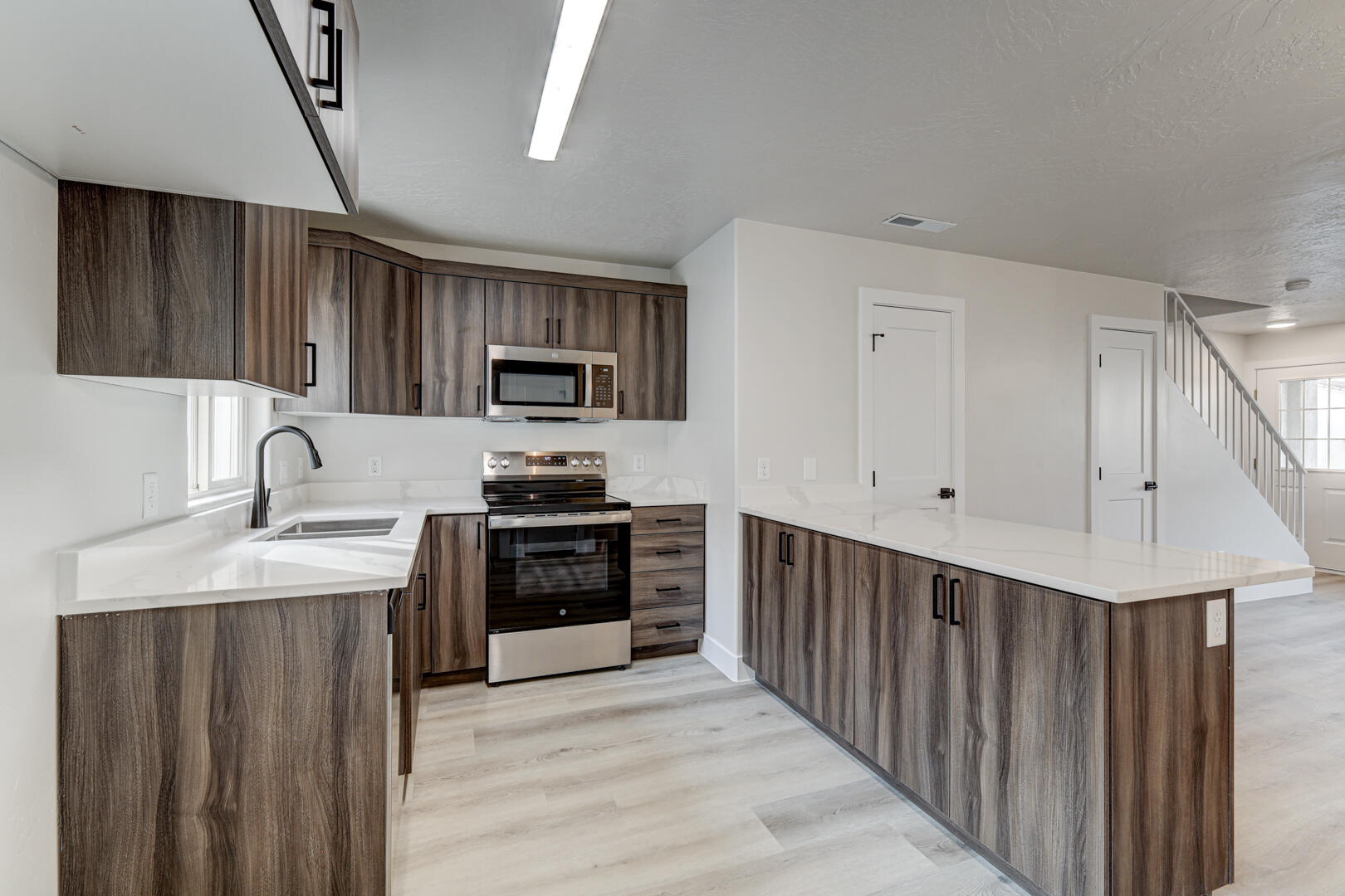 COVE CREEK TOWNHOMES - Residential