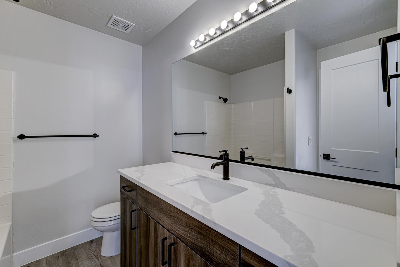 COVE CREEK TOWNHOMES - Residential