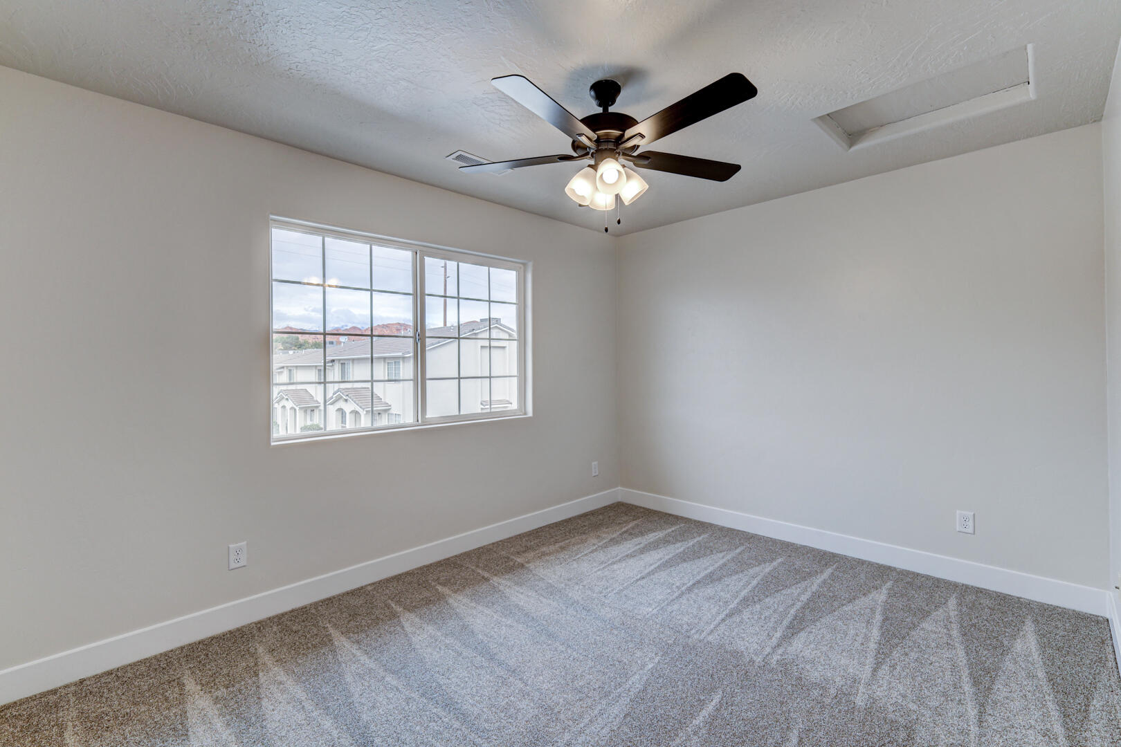 COVE CREEK TOWNHOMES - Residential