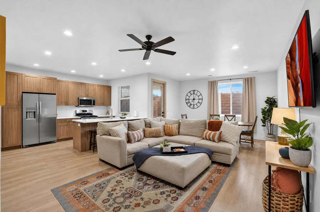 Photo of 960 Heritage DR 52 #52, Santa Clara, UT 84765 (MLS # 26-275124)