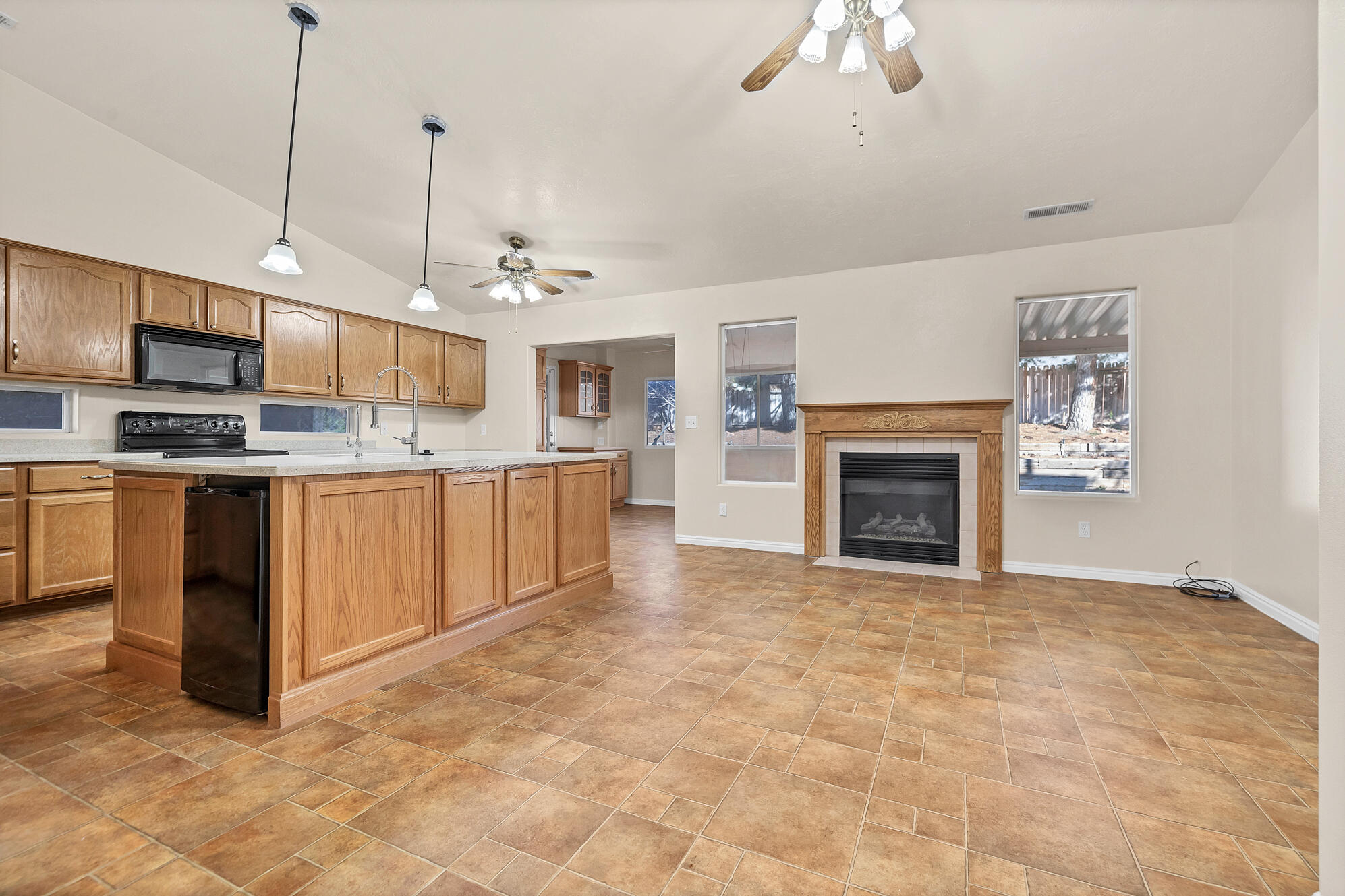 CANYON RIDGE - Residential