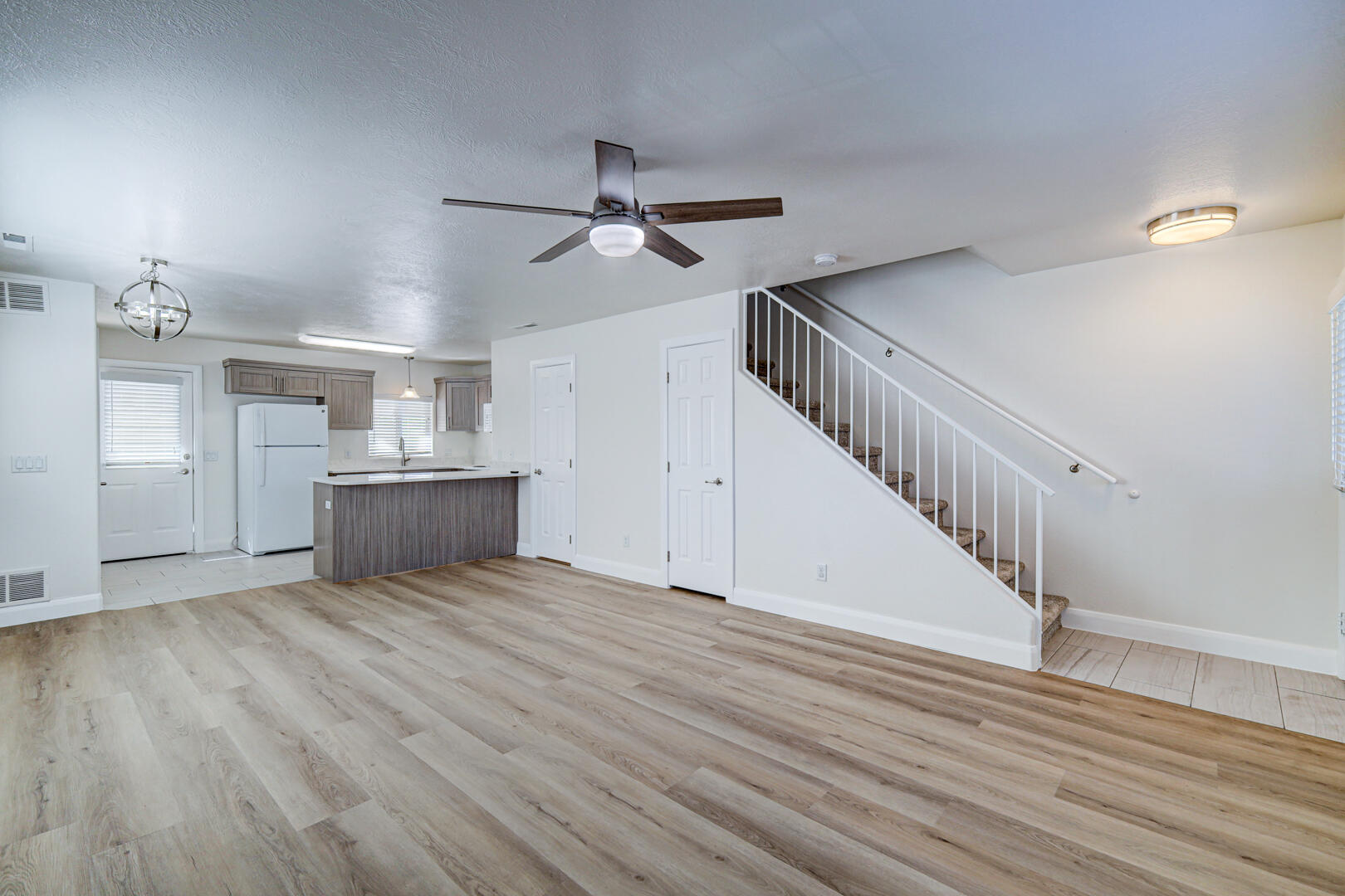 COVE CREEK TOWNHOMES - Residential