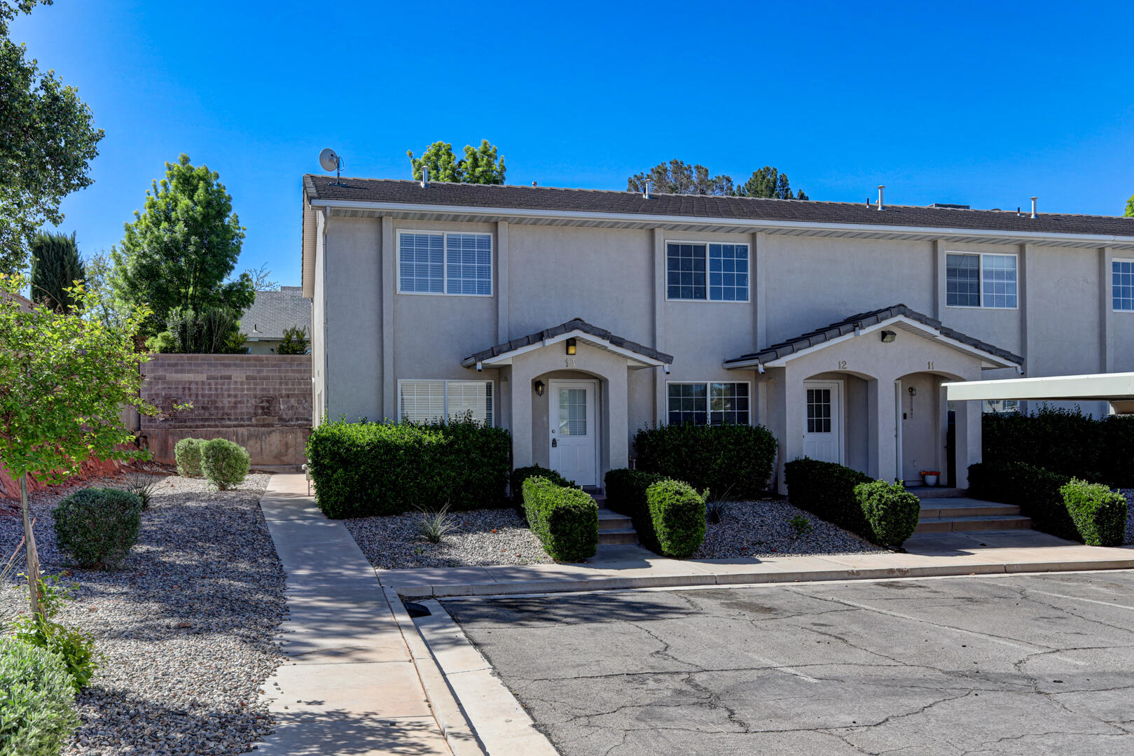 COVE CREEK TOWNHOMES - Residential