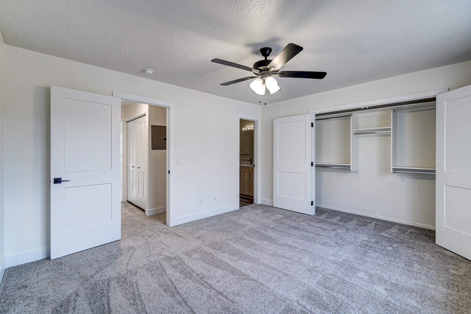 COVE CREEK TOWNHOMES - Residential