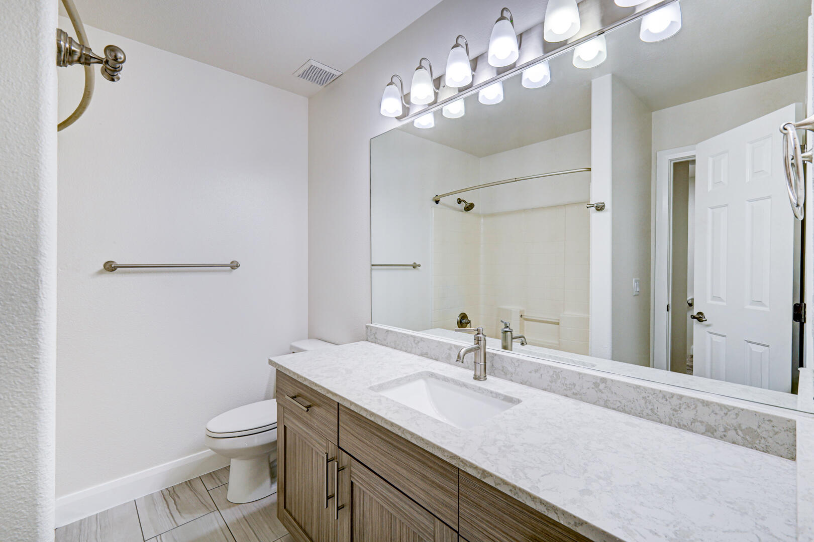 COVE CREEK TOWNHOMES - Residential