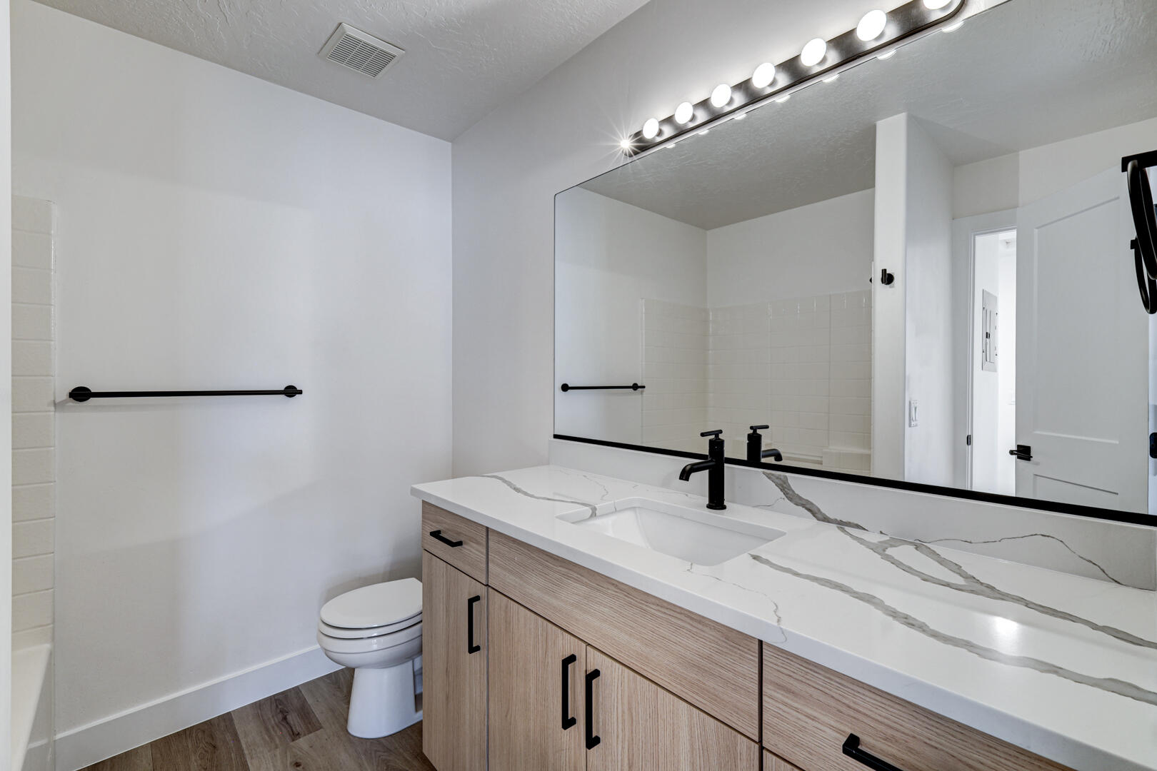 COVE CREEK TOWNHOMES - Residential