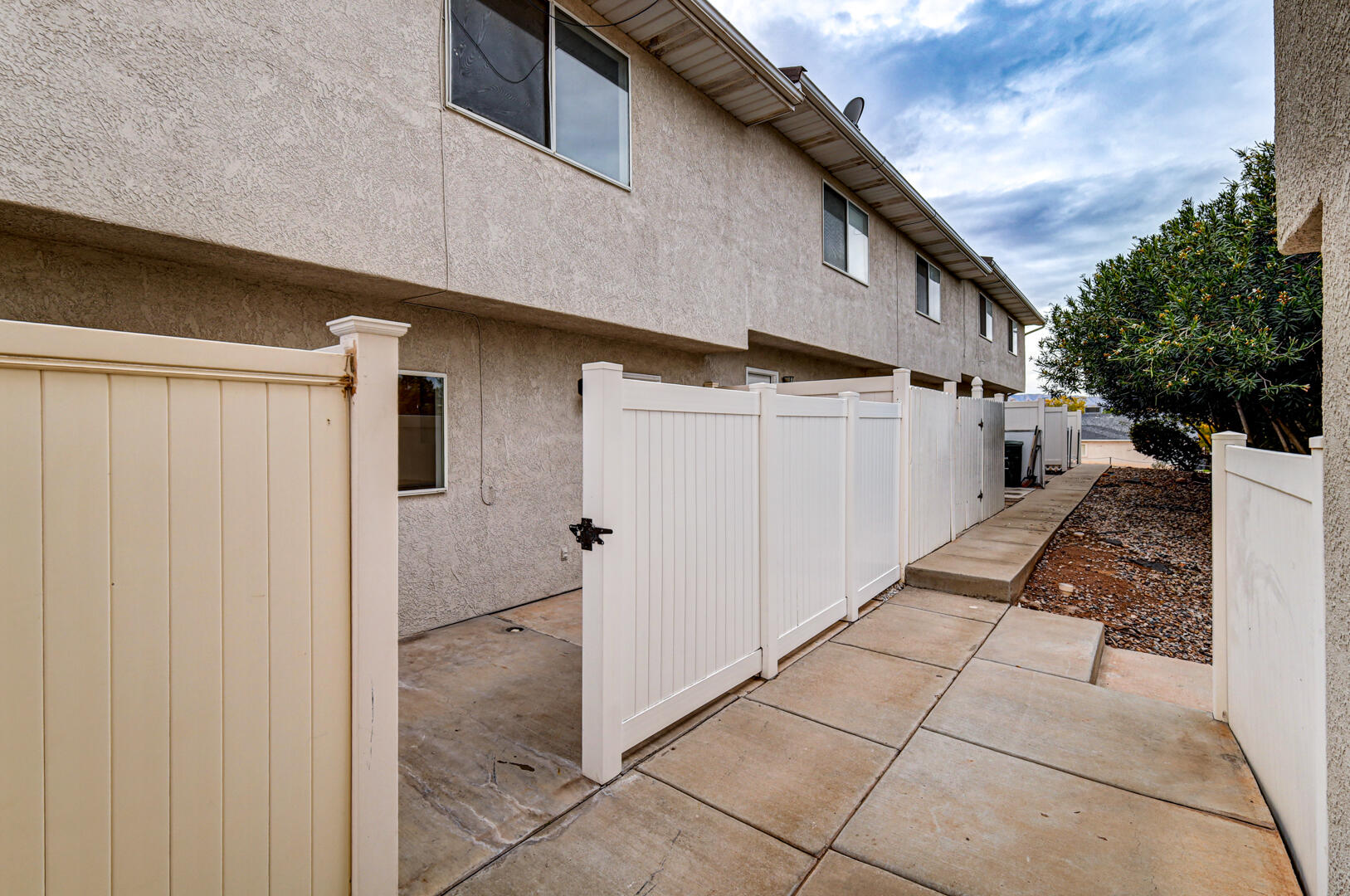 COVE CREEK TOWNHOMES - Residential