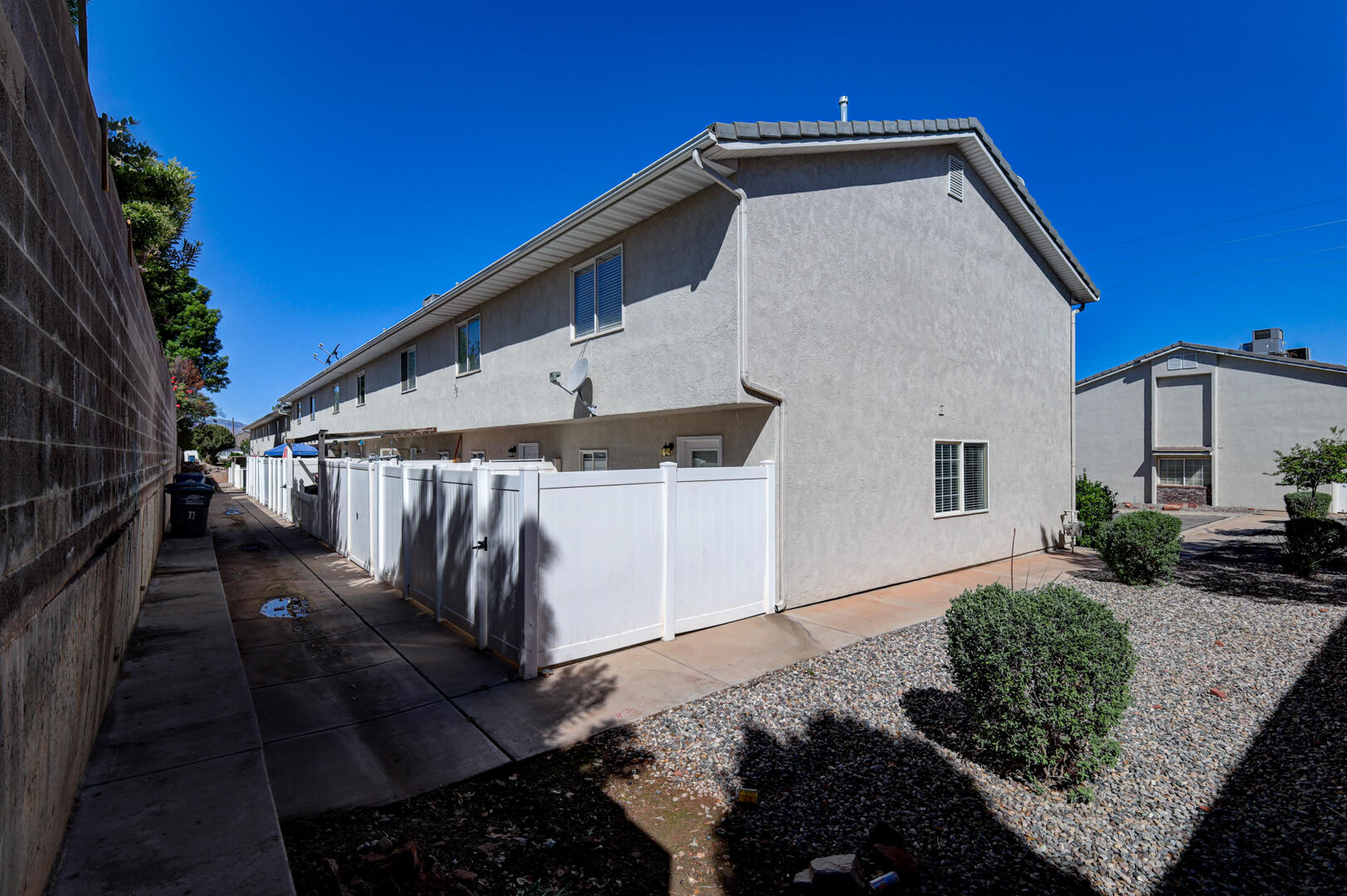 COVE CREEK TOWNHOMES - Residential