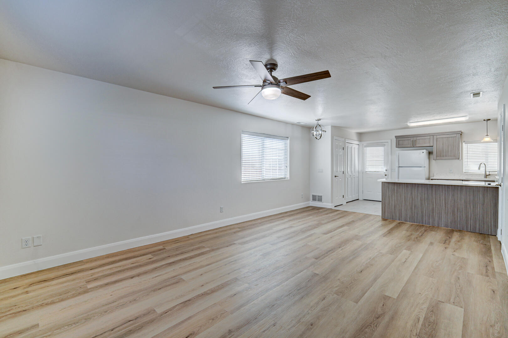 COVE CREEK TOWNHOMES - Residential