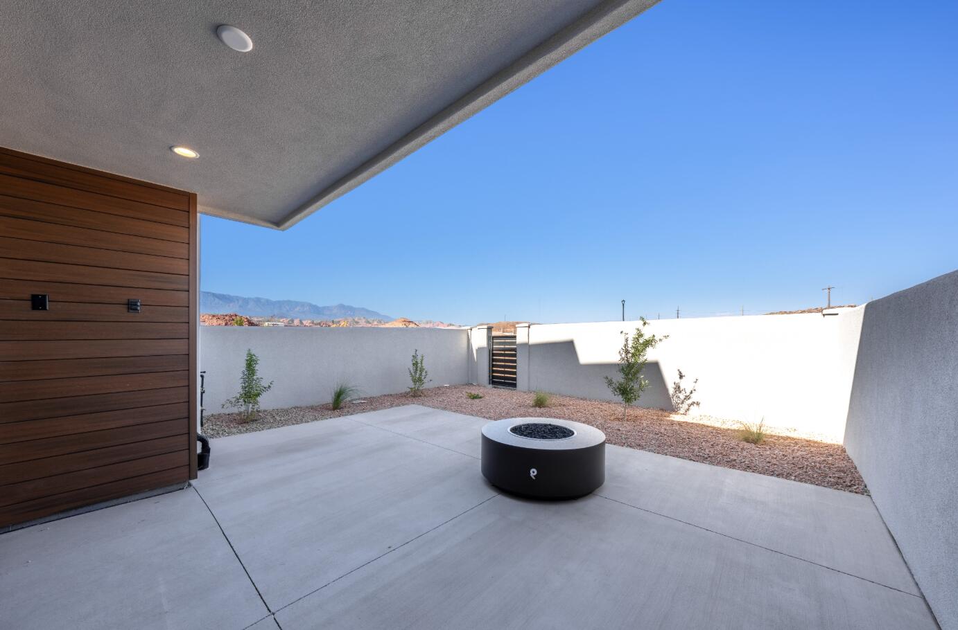 ISLAND AT CORAL CANYON - Residential