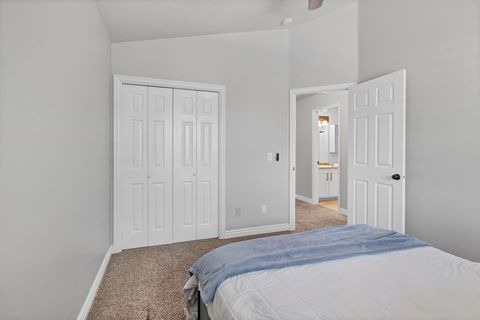 Tiny photo for 2163 E 170 South CIR, Saint George, UT 84790 (MLS # 26-271899)