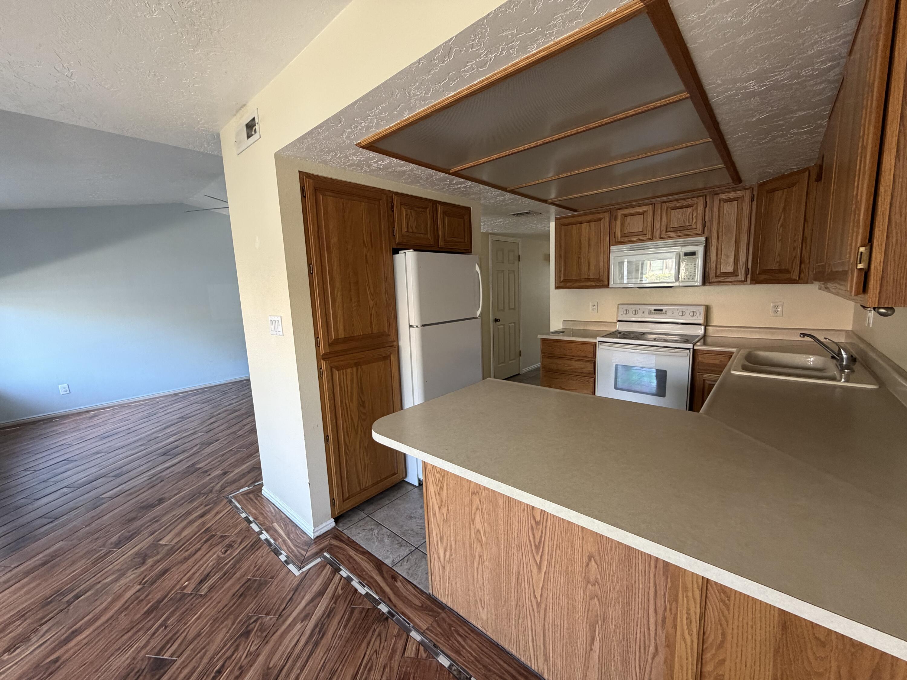 SUNNY VILLA TOWNHOMES - Residential