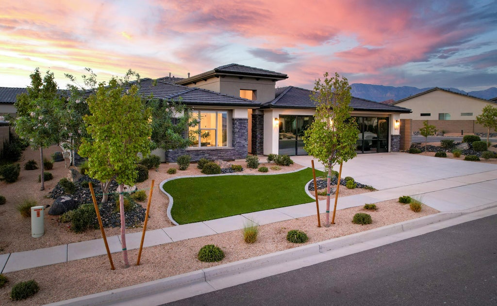 Photo of 1401 N Daylight ST, Washington, UT 84780 (MLS # 26-276661)