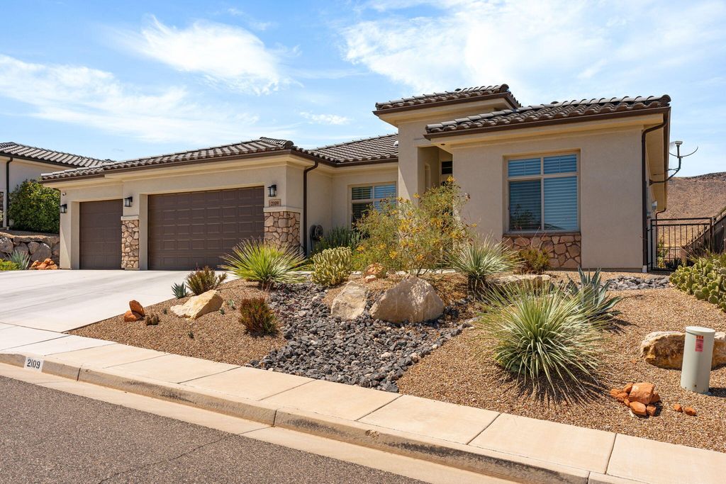 Photo of 2109 N RESERVE Parkway, Washington, UT 84780 (MLS # 26-273092)