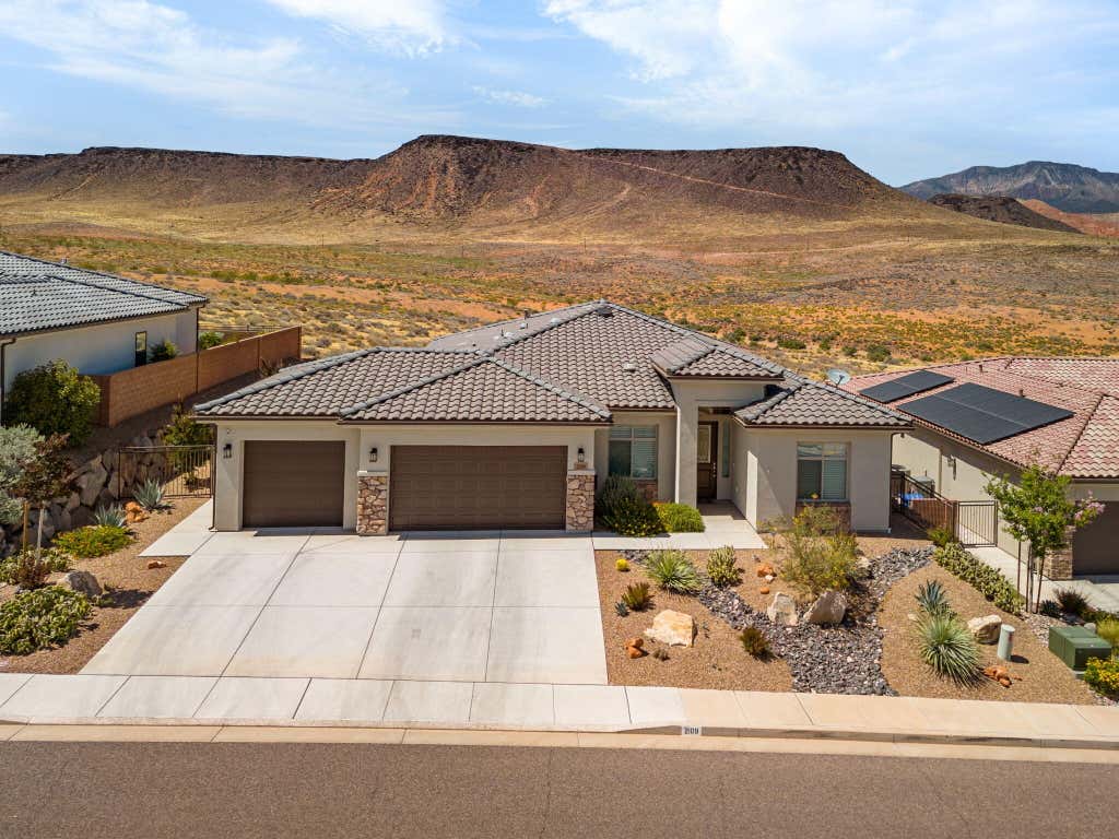 Photo of 2109 N RESERVE Parkway, Washington, UT 84780 (MLS # 26-273092)