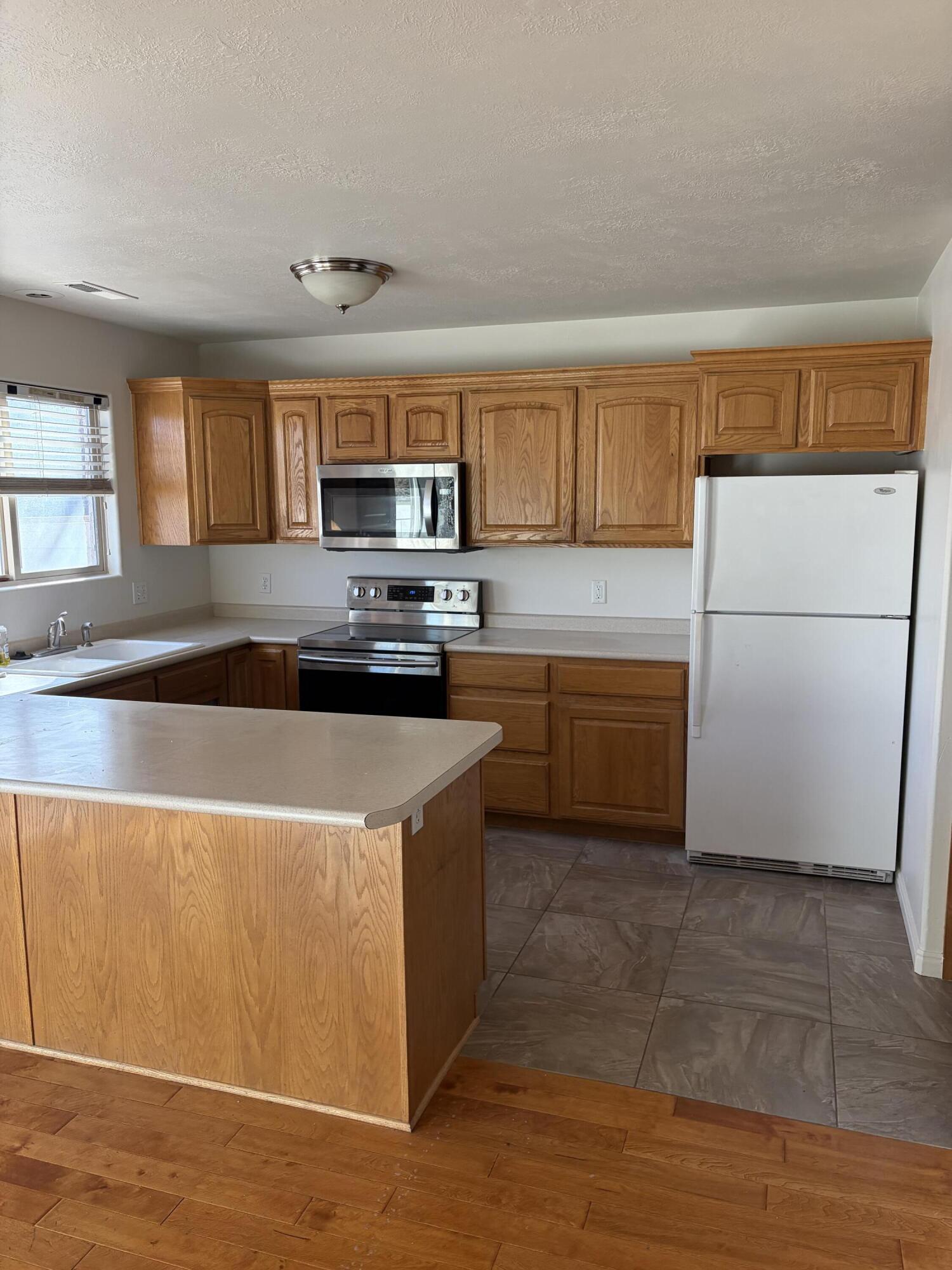 BEDROCK TOWNHOMES - Residential