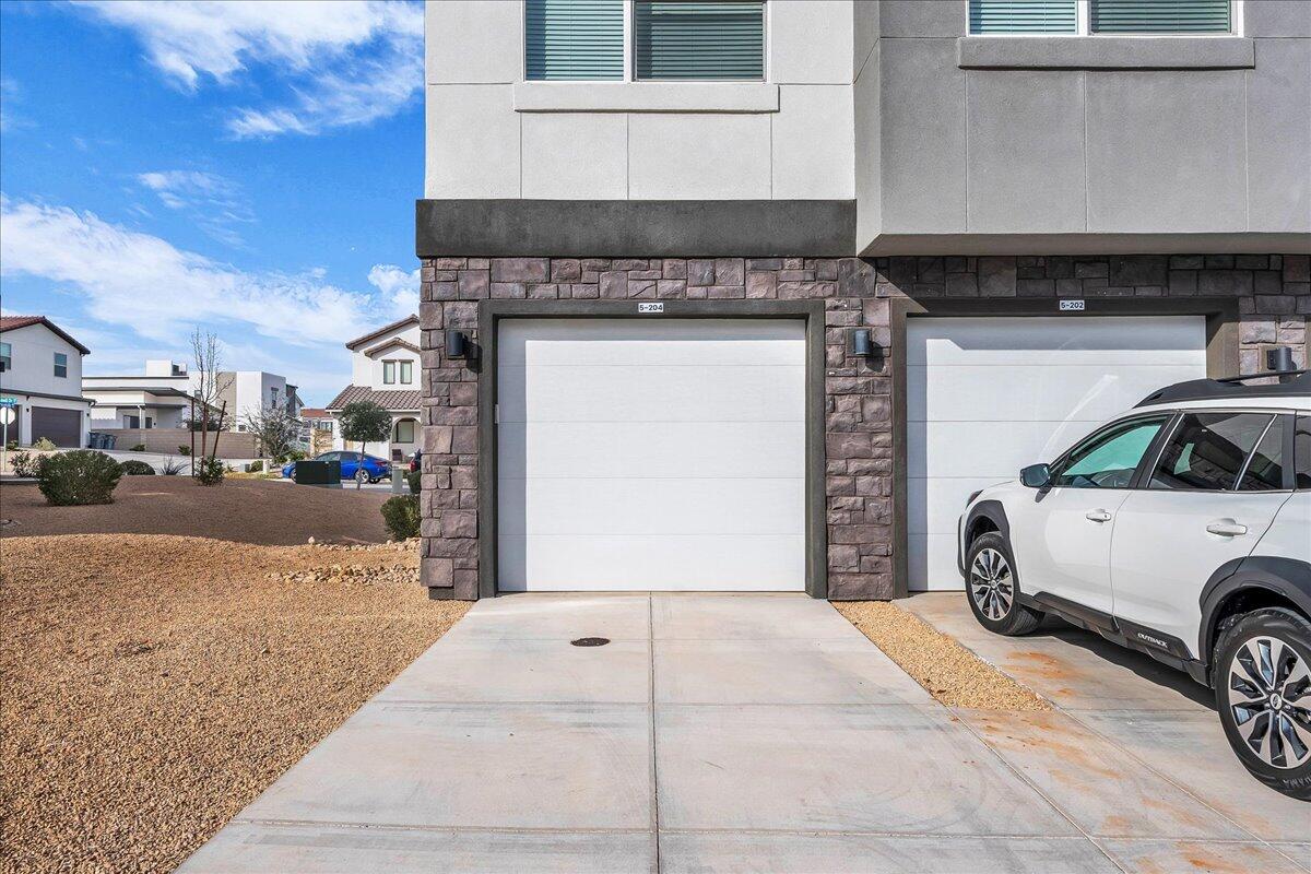 AUBURN HILLS - Residential